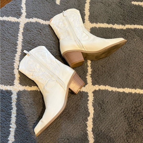 White Cowboy Boots - Picture 8 of 10